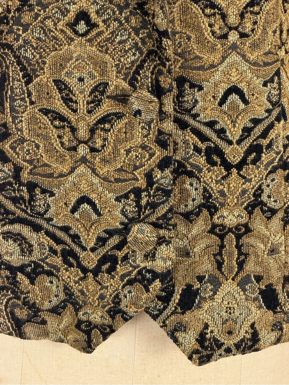 VINTAGE tapestry woven blazer jacket baroque renaissance floral gold black